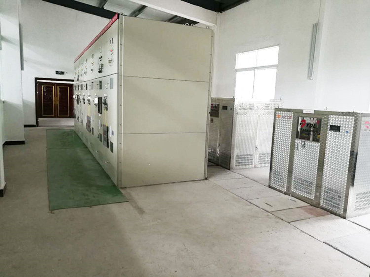 5m-500mの水頭操作のための200kw-20mwの水力タービン発電機
