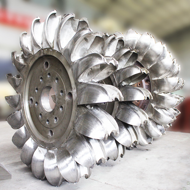 水力発電のペルトンタービン発電機 100kw-50mw IP54 ブラシレス/タイリスター 5-50t 重量