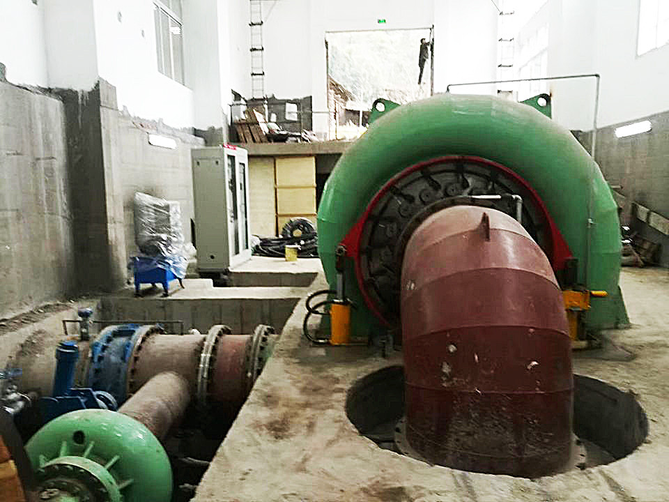 カスタマイズされた興奮モード 水力タービン発電機 200kw-20mw 電力出力水平設置