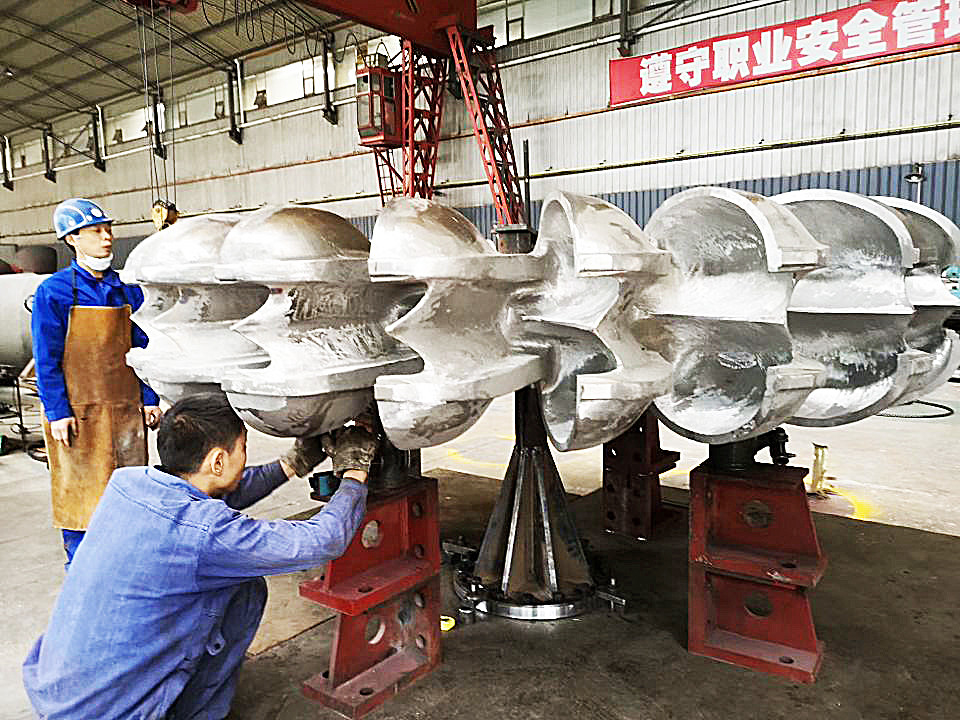 5T-50T オーダーメイドペルトンタービン発電機 空気オイル冷却とタイリスター興奮