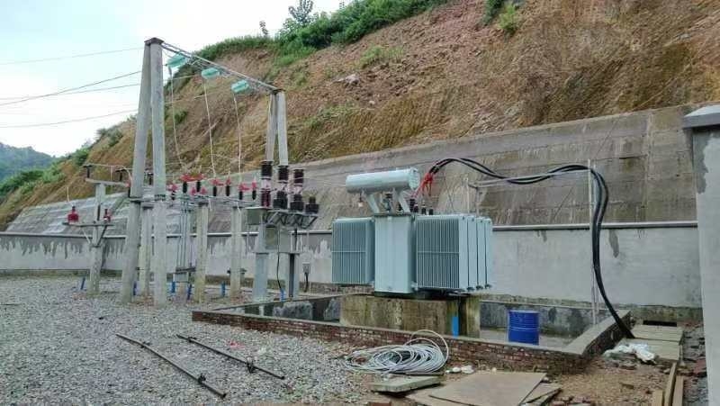 固定シリコン刺激モードのカスタマイズされた色垂直水タービン発電機
