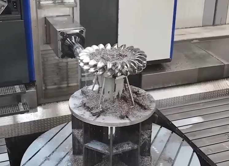 鋳鉄ペルトンホイールタービン発電機 電源発電のための電流100A-1000A 100KW-50MW
