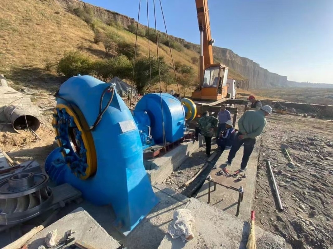 高品質の熱売り水力タービン発電機 水力・水力発電 小規模発電所の部品