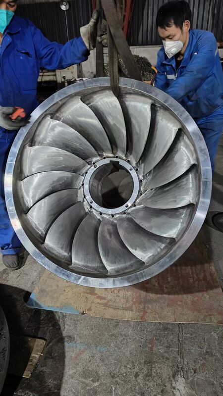 2000kw 単位容量 ステンレス鋼の刃と水力発電の自動制御システムを持つフランシスタービン発電機