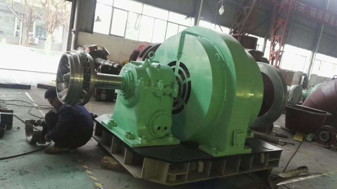 自動制御モード フランシス水車発電機 水平または垂直レイアウト 450-1000RPM 定格回転速度 発電用