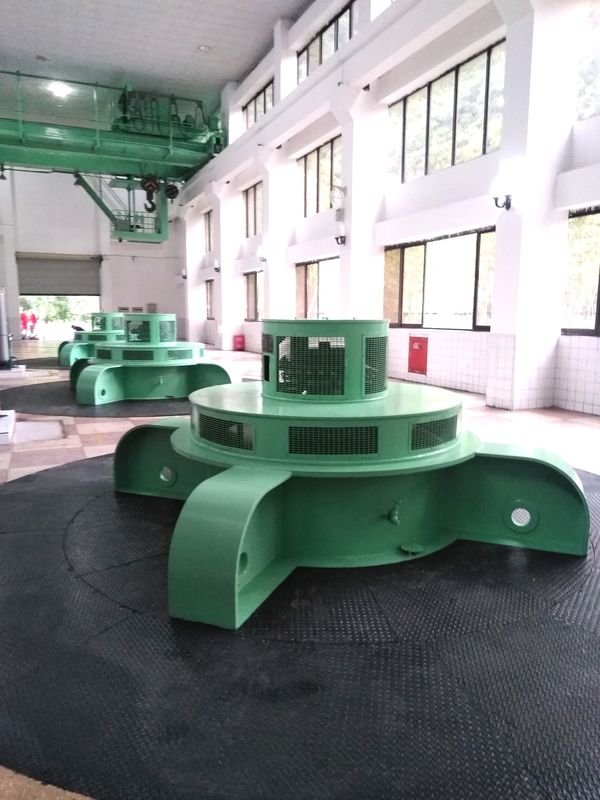 手動または自動制御システム 垂直カプラン水力タービン発電機 1-10mランナー直径