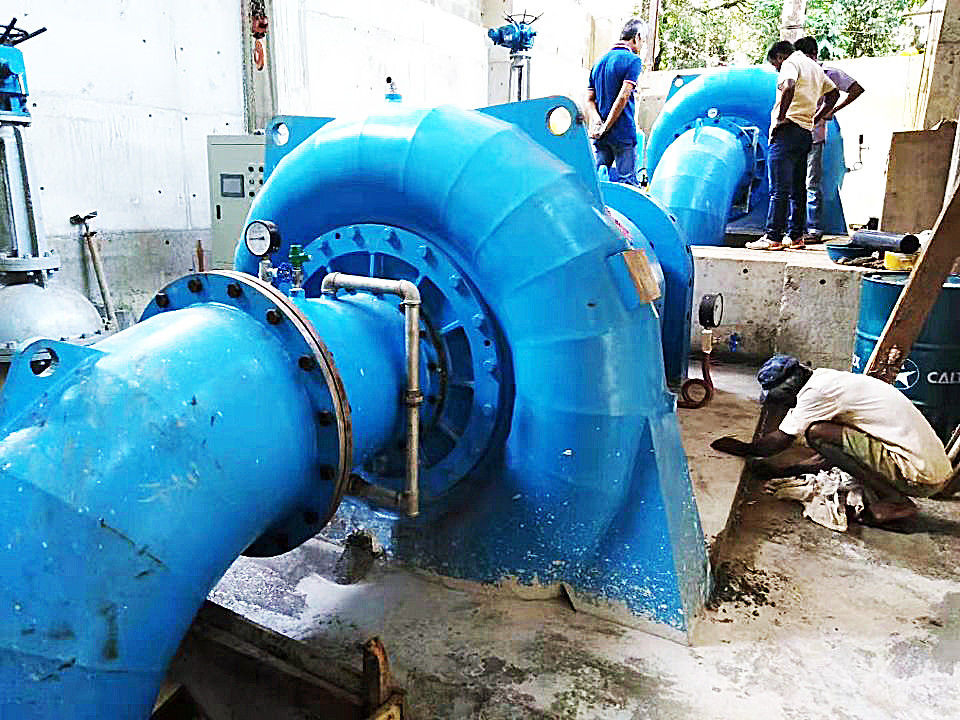 150RPM 1000RPM フランシス 水力タービン発電機 支持流量 3.21〜14.9 M3s 持続可能なエネルギー生産