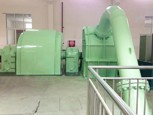 10kVペルトンタービン発電機 60Hz周波数 鋳鉄/不鋼鉄 建設用 空気/油冷却